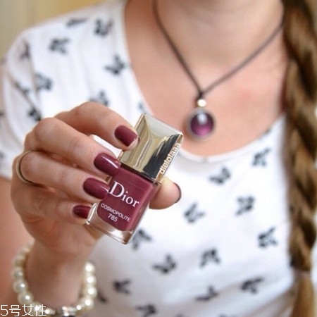 楓葉紅指甲油是什么氣質(zhì) 楓葉紅指甲油哪些牌子有 楓葉紅指甲油是什么氣質(zhì) 楓葉紅指甲油哪些牌子有