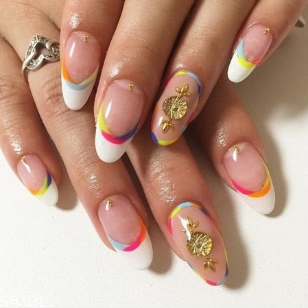 雙法式美甲是什么樣的 雙法式美甲和法式美甲有什么不同 雙法式美甲是什么樣的 雙法式美甲和法式美甲有什么不同