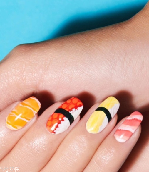 夏日海灘風美甲樣式 令指甲消暑的海灘風美甲圖案 夏日海灘風美甲樣式 令指甲消暑的海灘風美甲圖案