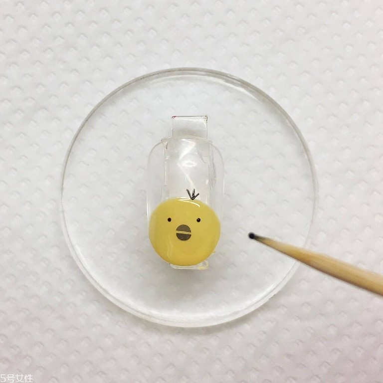 小雞美甲怎么做 4步驟畫出可愛小雞指甲 小雞美甲怎么做 4步驟畫出可愛小雞指甲
