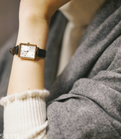 手表掉色怎樣處理？手表褪色補(bǔ)色方法