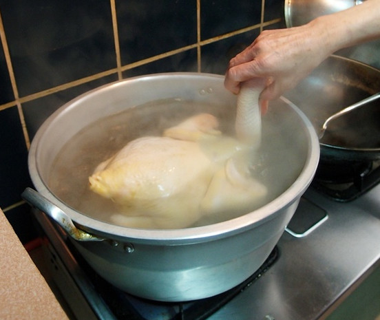 怎樣煮白斬雞好吃 白斬雞煮多長時(shí)間 怎樣煮白斬雞好吃 白斬雞煮多長時(shí)間