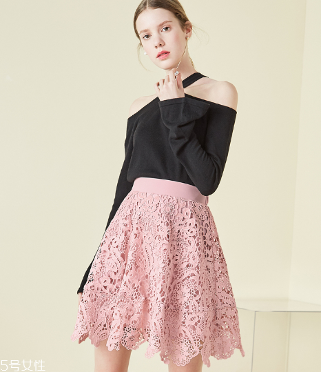 粉色裙子怎么搭配？粉色裙子搭配圖片