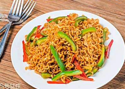 方便面過(guò)期了還能吃嗎？方便面保質(zhì)期