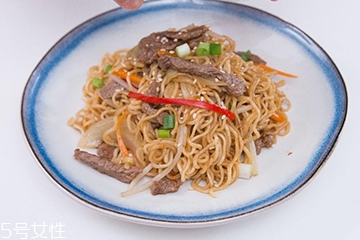 方便面過(guò)期了還能吃嗎？方便面保質(zhì)期