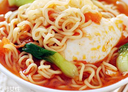 方便面的危害 方便面吃了會(huì)怎樣？