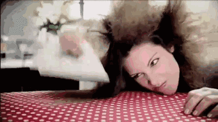 頭發(fā)很油是什么原因 為什么頭發(fā)總是很油 頭發(fā)很油是什么原因 為什么頭發(fā)總是很油