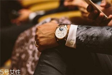 手表是男左女右嗎？手表佩戴是男左女右嗎？