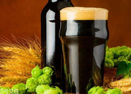 黑啤酒怎么開(kāi) 黑啤酒打開(kāi)可以放多久 黑啤酒怎么開(kāi) 黑啤酒打開(kāi)可以放多久