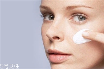 肌膚暗黃怎么改善 肌膚暗黃的原因有哪些 肌膚暗黃怎么改善 肌膚暗黃的原因有哪些