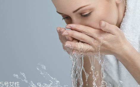 肌膚暗黃怎么改善 肌膚暗黃的原因有哪些 肌膚暗黃怎么改善 肌膚暗黃的原因有哪些