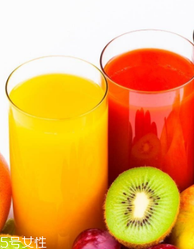 果汁和果肉哪個(gè)營(yíng)養(yǎng)高？果汁和果泥哪個(gè)營(yíng)養(yǎng)高？