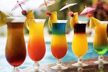 果汁和果肉哪個營養(yǎng)高？果汁和果泥哪個營養(yǎng)高？