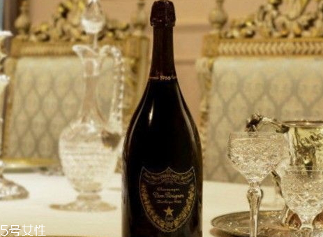 香檳王多少錢(qián)一瓶 香檳什么這么貴