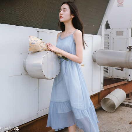 什么顏色連衣裙顯白？連衣裙什么顏色最顯白？