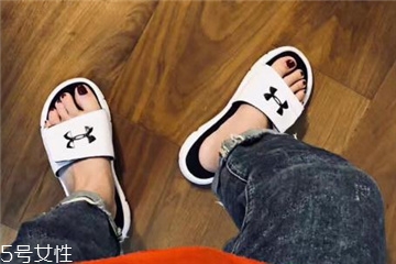 安德瑪拖鞋多少錢？安德瑪拖鞋正品價格