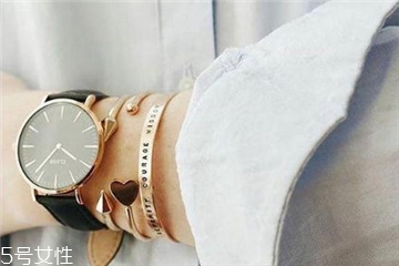 cluse手表怎么調時間？cluse手表調節(jié)時間方法