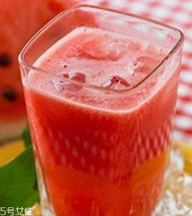 果汁和豆?jié){哪個營養(yǎng)價值高？果汁和豆?jié){哪個更好喝？