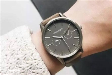 手表后蓋怎么打開？手表后蓋打開步驟