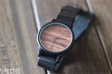 手表電池是鋰電池嗎？手表電池用的是幾號？