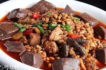 雞血的家常做法 酸辣雞血怎么做？