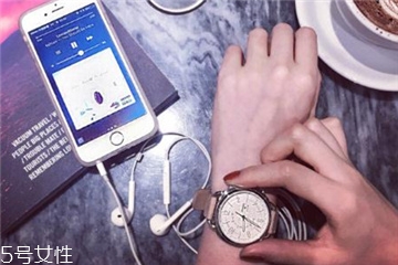 手表和手環(huán)哪個(gè)好？手表和手環(huán)有什么區(qū)別？