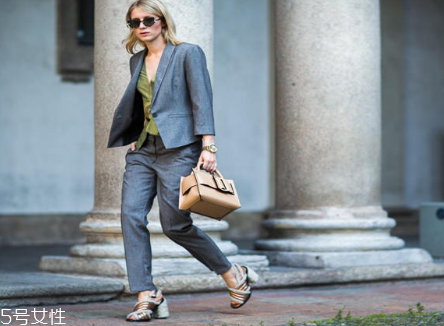 初入職場(chǎng)怎么穿？初入職場(chǎng)穿搭訣竅