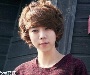 2018男生紋理燙多少錢 男士紋理燙發(fā)型圖2018 2018男生紋理燙多少錢 男士紋理燙發(fā)型圖2018