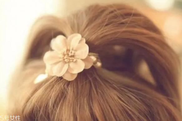 自己怎么扎馬尾好看 好看的馬尾辮扎法 自己怎么扎馬尾好看 好看的馬尾辮扎法