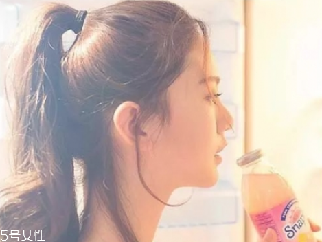 自己怎么扎馬尾好看 好看的馬尾辮扎法 自己怎么扎馬尾好看 好看的馬尾辮扎法