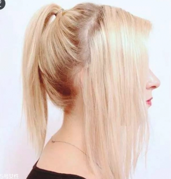 2018流行馬尾的扎法 簡(jiǎn)單的低馬尾編發(fā) 2018流行馬尾的扎法 簡(jiǎn)單的低馬尾編發(fā)