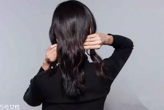 2018流行馬尾的扎法 簡(jiǎn)單的低馬尾編發(fā) 2018流行馬尾的扎法 簡(jiǎn)單的低馬尾編發(fā)