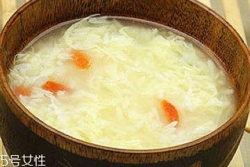 酒釀蛋豐胸靠譜嗎？酒釀蛋吃多久有效果？