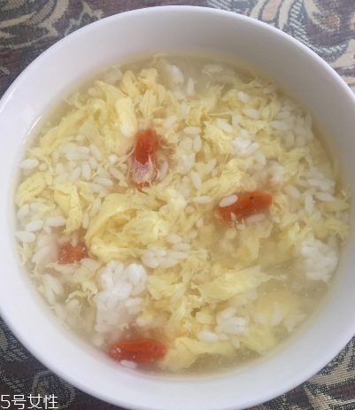 酒釀蛋豐胸靠譜嗎？酒釀蛋吃多久有效果？