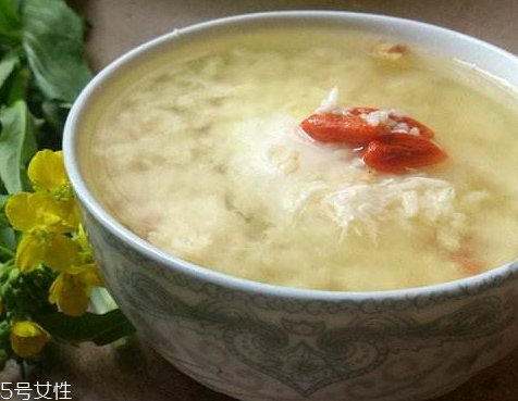 酒釀蛋豐胸靠譜嗎？酒釀蛋吃多久有效果？