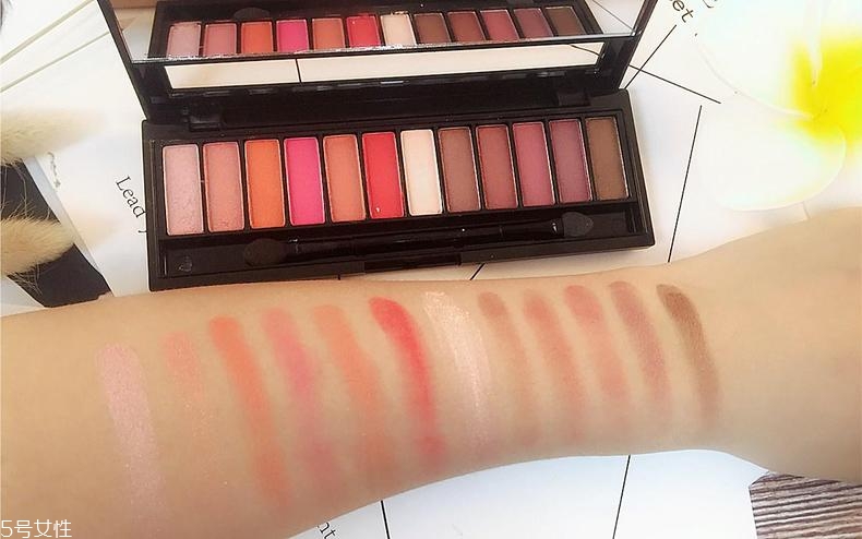 泰國(guó)atreus十二色眼影怎么樣 泰國(guó)atreus十二色眼影試色 泰國(guó)atreus十二色眼影怎么樣 泰國(guó)atreus十二色眼影試色