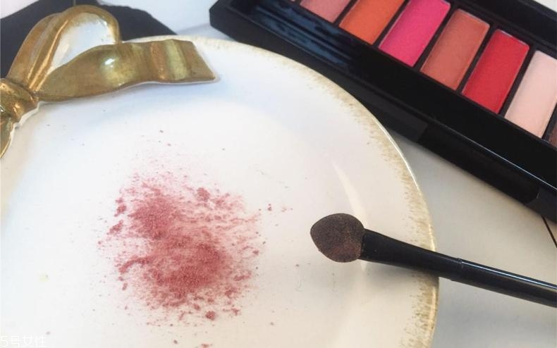 泰國(guó)atreus十二色眼影怎么樣 泰國(guó)atreus十二色眼影試色 泰國(guó)atreus十二色眼影怎么樣 泰國(guó)atreus十二色眼影試色