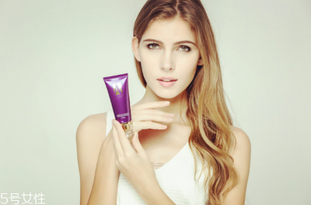 去角質可以去粉刺嗎 去角質能去粉刺嗎 