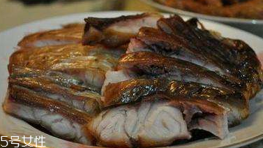 青魚能做魚干嗎？青魚怎么做成魚干？