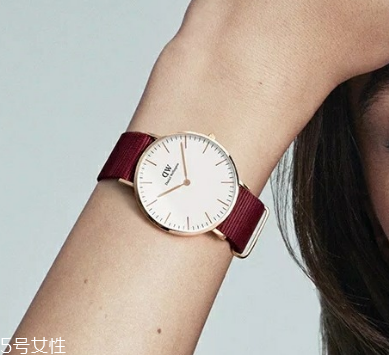 手表保護(hù)膜要撕?jiǎn)?？手表保護(hù)膜撕不撕？