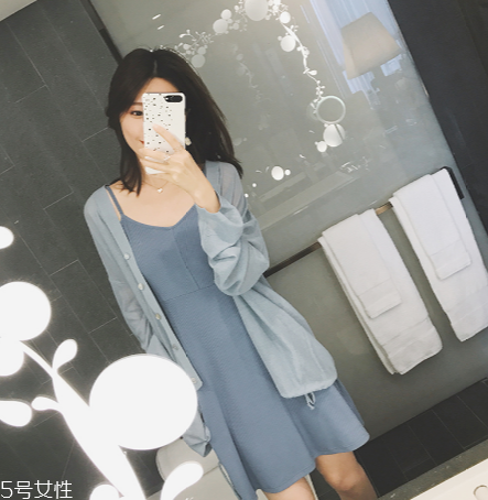 黃皮適合什么顏色裙子？什么顏色裙子適合黃皮女生？