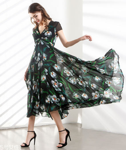 矮個(gè)子穿長裙怎么搭配？矮個(gè)子穿長裙搭配技巧