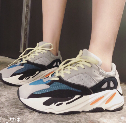 yeezy 700 mauve什么時候發(fā)售？椰子700灰紫色發(fā)售時間