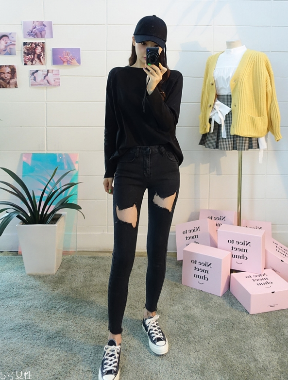 白色短褲配什么上衣 白色短褲怎么搭配上衣 白色短褲配什么上衣 白色短褲怎么搭配上衣