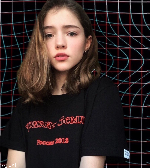 黑t恤變紅怎么辦 黑t恤怎么洗 黑t恤變紅怎么辦 黑t恤怎么洗