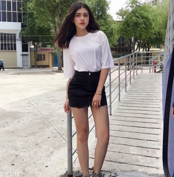 黑t恤變紅怎么辦 黑t恤怎么洗 黑t恤變紅怎么辦 黑t恤怎么洗