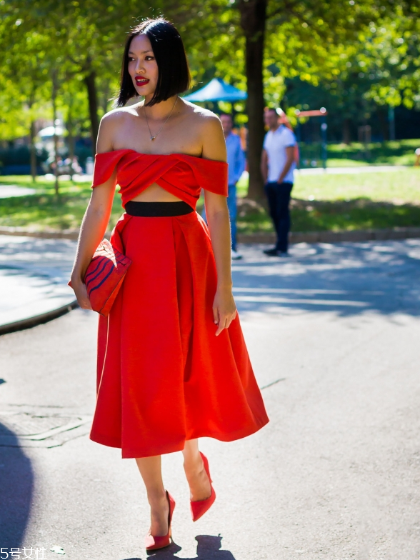 一字肩連衣裙圖片 夏季一字肩連衣裙 一字肩連衣裙圖片 夏季一字肩連衣裙