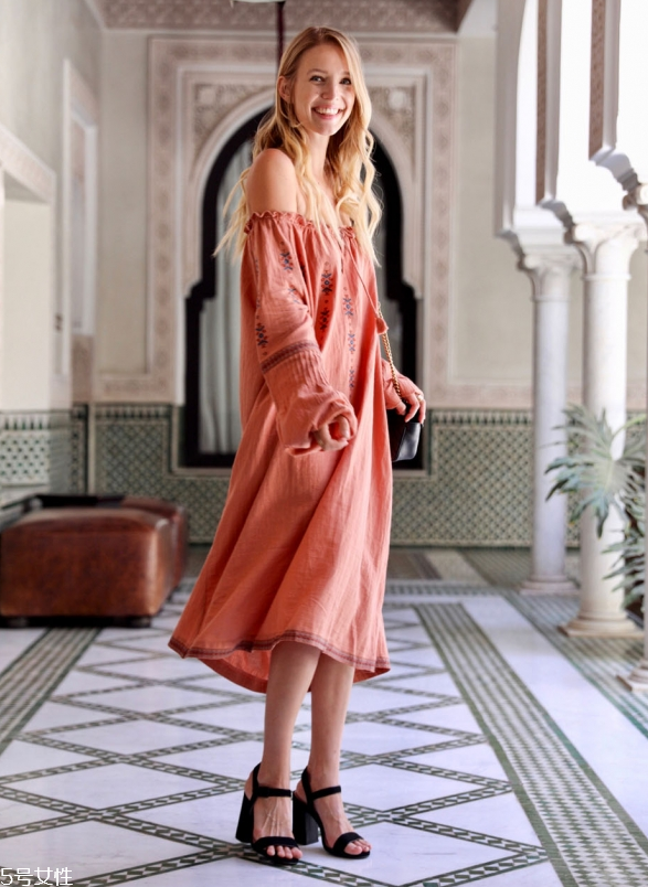 一字肩連衣裙圖片 夏季一字肩連衣裙 一字肩連衣裙圖片 夏季一字肩連衣裙