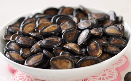 西瓜子不能和什么一起吃？西瓜子能和西瓜一起吃嗎？