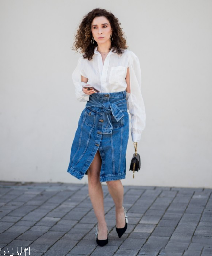 開叉裙配什么上衣？開叉裙搭配上衣圖片